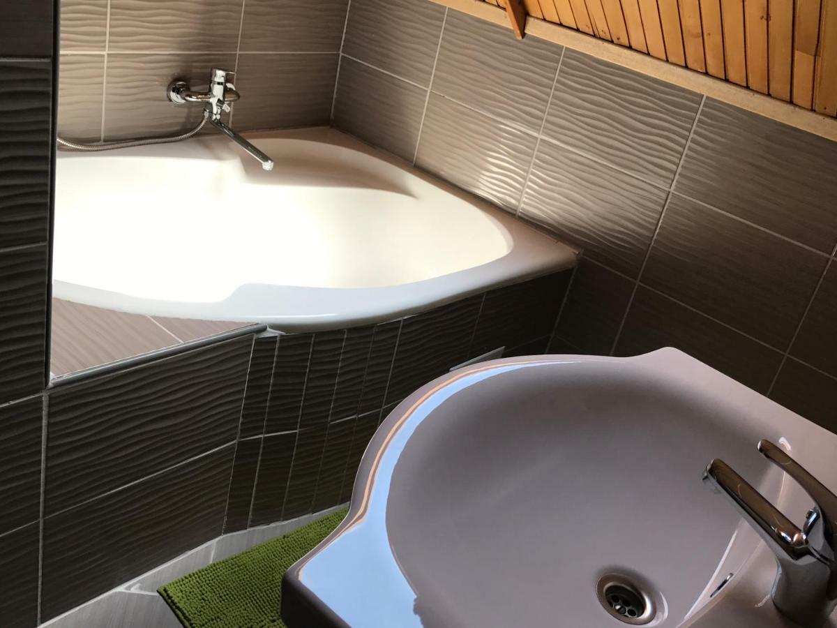 Rozsavoelgy Apartman Balatonlelle Εξωτερικό φωτογραφία