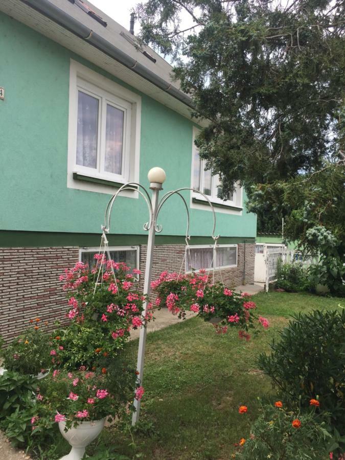 Rozsavoelgy Apartman Balatonlelle Εξωτερικό φωτογραφία